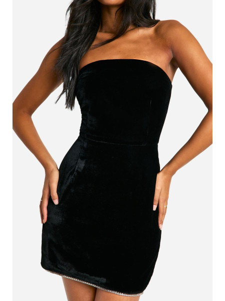 Висока міні-сукня з глибоким оздобленням діамантом