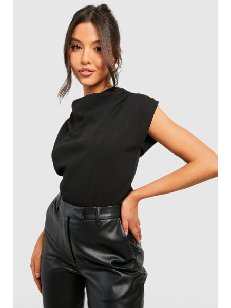 Блуза на плечах із крепового ковпака кольору слонової кістки