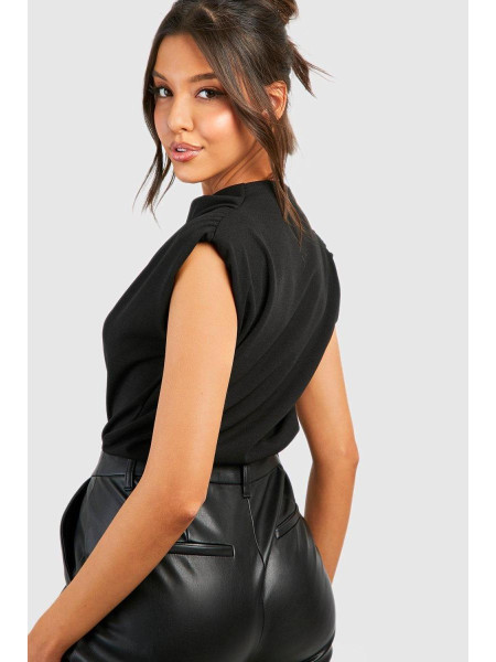 Блуза на плечах із крепового ковпака кольору слонової кістки