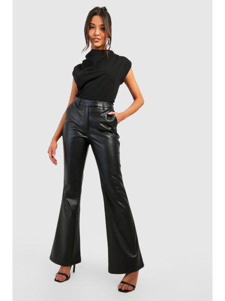 Блуза на плечах із крепового ковпака кольору слонової кістки