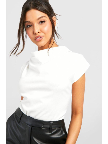 Блуза на плечах із крепового ковпака кольору слонової кістки