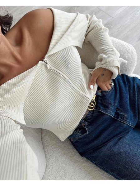 Кофтинка з відкритими плечима 