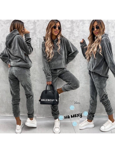 Велюровий костюм на хутрі 