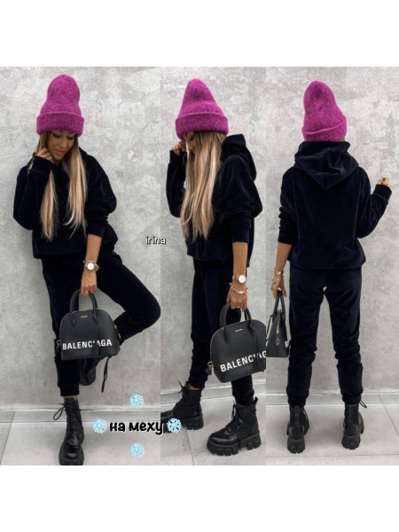 Велюровий костюм на хутрі 