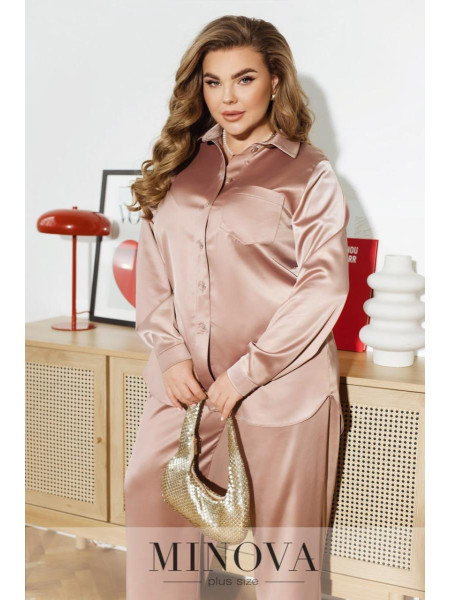 Святковий костюм із шовку 