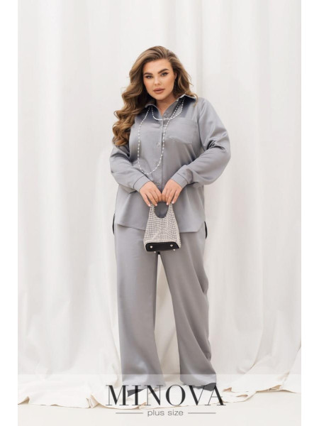 Святковий костюм із шовку 