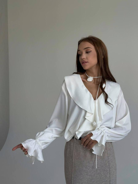 Шовкова блуза волани 