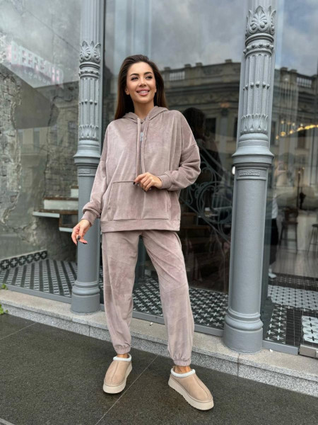 Велюровий костюм на хутрі 