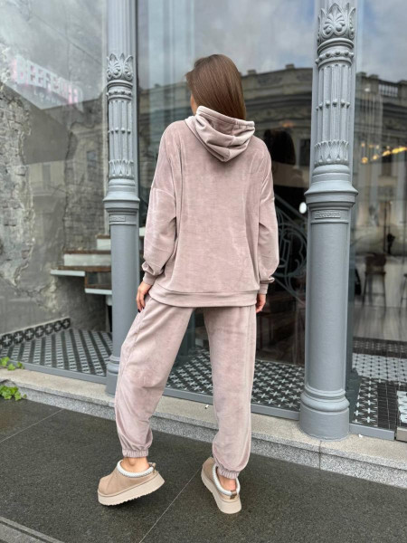 Велюровий костюм на хутрі 