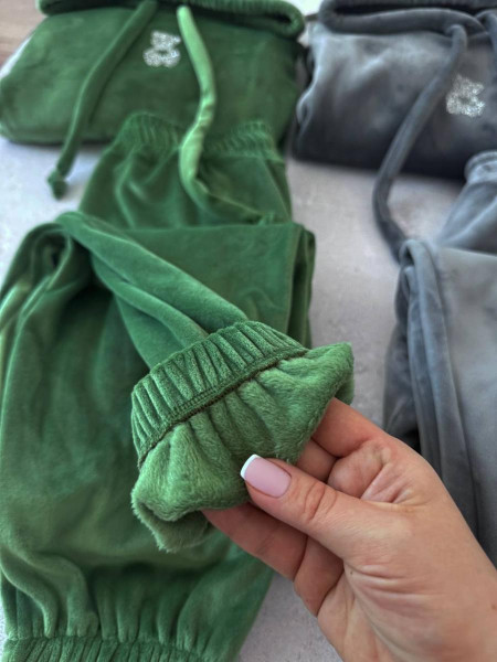 Велюровий костюм на хутрі 