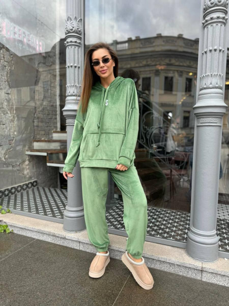 Велюровий костюм на хутрі 