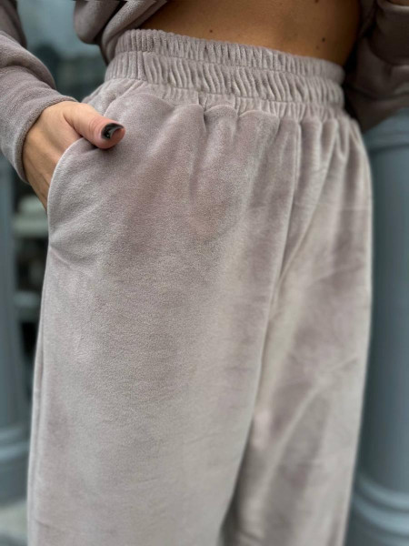 Велюровий костюм на хутрі 