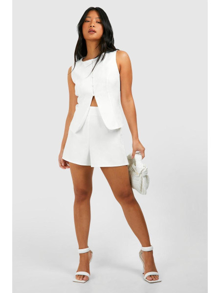 Маленький пошитий жилет