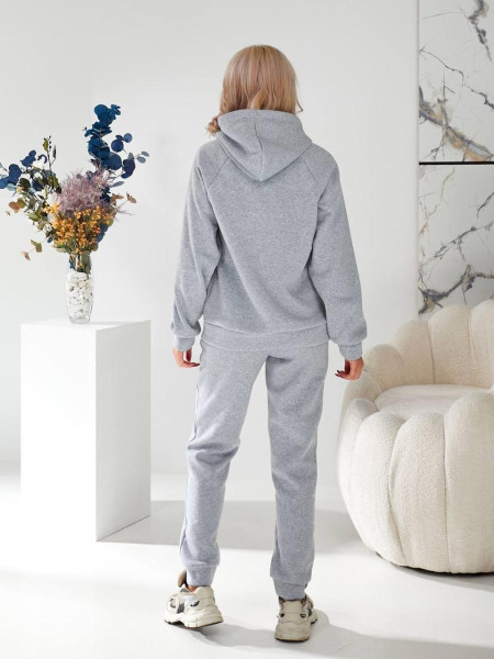 Спортивний дешевий костюм на флісі 