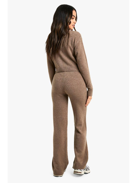 М'який трикотажний кардиган з V-подібним вирізом і трикотажне в'язання широких штанин