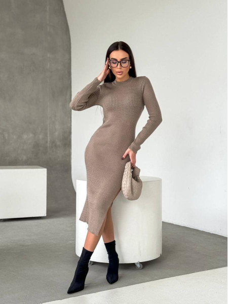 В’язана сукня розріз 